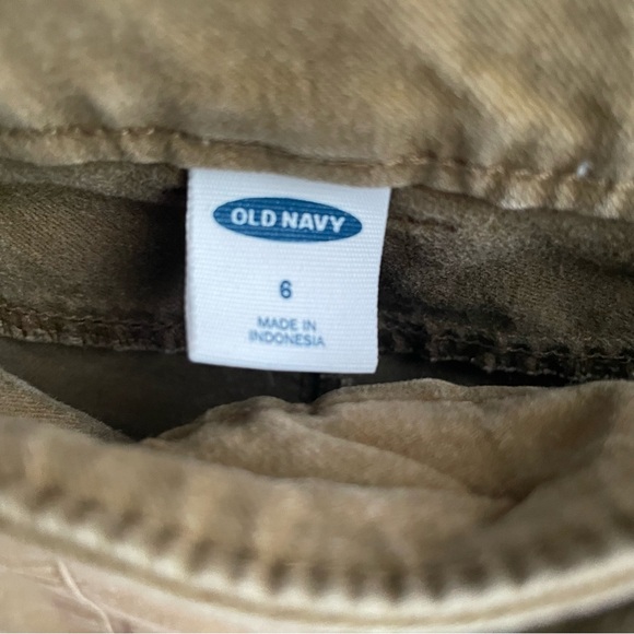 Old Navy Cargo Pants - Picture 5 of 9